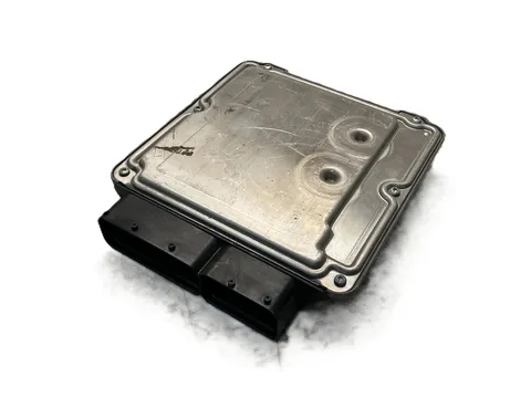 Centralita motor VW Golf V 04-10 - 150 € - 03G906016HJ, 2 kg - Lleida