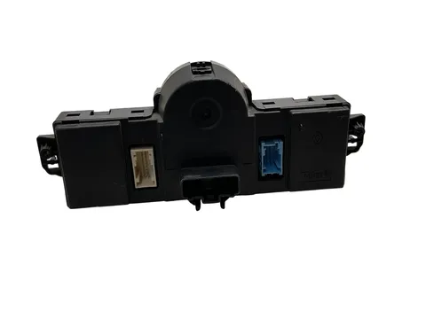 Climatizador Renault Clio 05-14 - 40 € - 8200296683 _, 1 kg - Lleida
