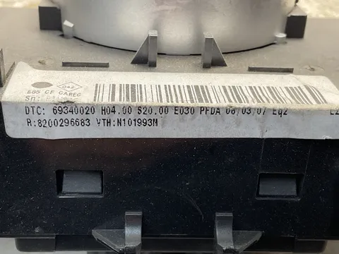 Climatizador Renault Clio 05-14 - 40 € - 8200296683 _, 1 kg - Lleida