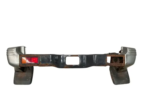 Paragolpes tra Mitsubishi Pajero II 91-00 - 120 € - MR105680 _, 20 kg - Lleida