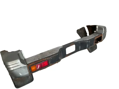 Paragolpes tra Mitsubishi Pajero II 91-00 - 120 € - MR105680 _, 20 kg - Lleida