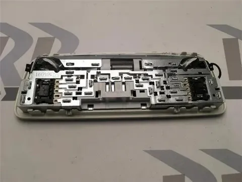 Luz interior mercedes clase c w204 - 25 € - a2048204901 - Lleida