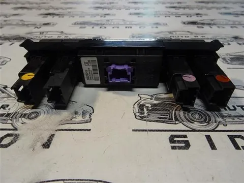 Pantalla multifuncion chevrolet captiva - 30 € - 96628249 - Lleida