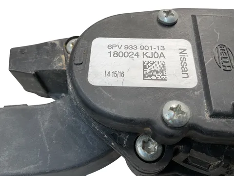 Pedal acelerador Nissan Navara 14-26 - 48 € - 180024KJ0A, 3 kg - Lleida