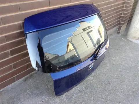 Porton trasero bmw serie 1 e87 - 90 € - 41627133898, 39 kg - Lleida