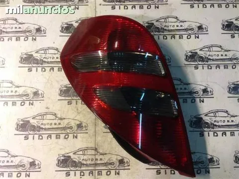 Piloto trasero izquierdo mercedes a w169 - 40 € - Lleida