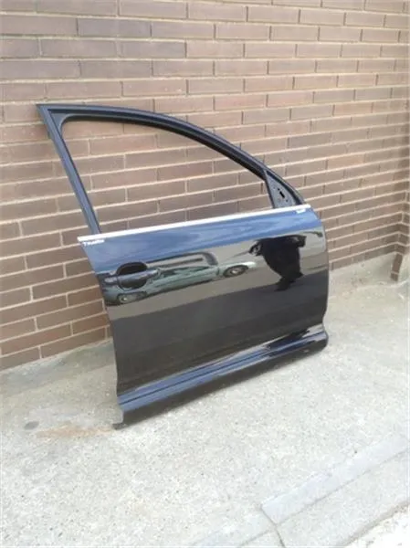 Puerta del derecha volkswagen touareg - 79 € - Lleida