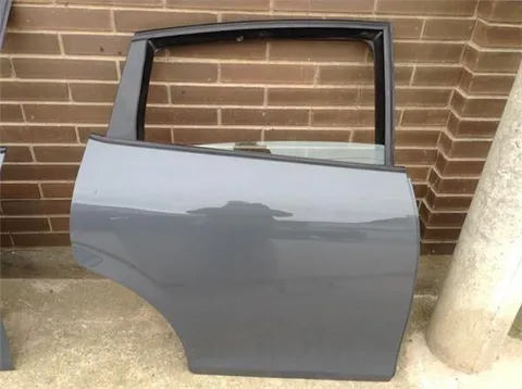 Puerta trasera derecha seat leon II 1P - 50 € - Puertatrasdchleon1p, 30 kg - Lleida