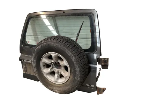 Porton Maletero Mitsubishi Pajero 91-00 - 280 € - MB945277  _, 100 kg - Lleida