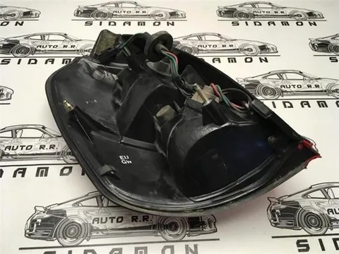 Piloto derecho subaru legacy b12 - 30 € - Lleida