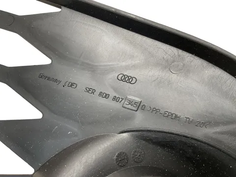 Rejilla paragolpes del izq Audi 8D0807345Q - 35 € - 8D0807345Q, 2 kg - Lleida