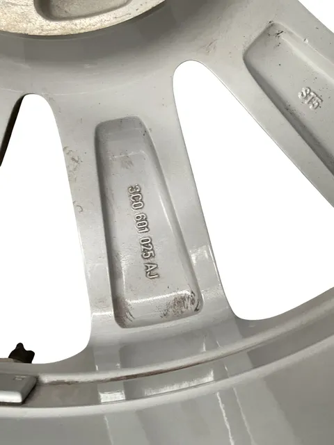 Llanta VW Passat Berlina (3C2) R-Line 05-10 - 120 € - 3C0601025AJ, 20 kg - Lleida