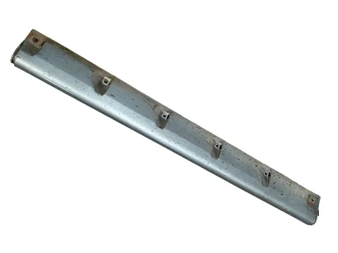 Estribera lateral Mitsubishi Pajero 91-00 - 50 € - MB646959 _, 1 kg - Lleida