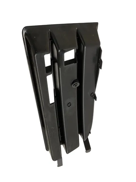 Rejilla paragolpes del dcha VW Golf V 04-09 - 35 € - 1K0853666A, 2 kg - Lleida